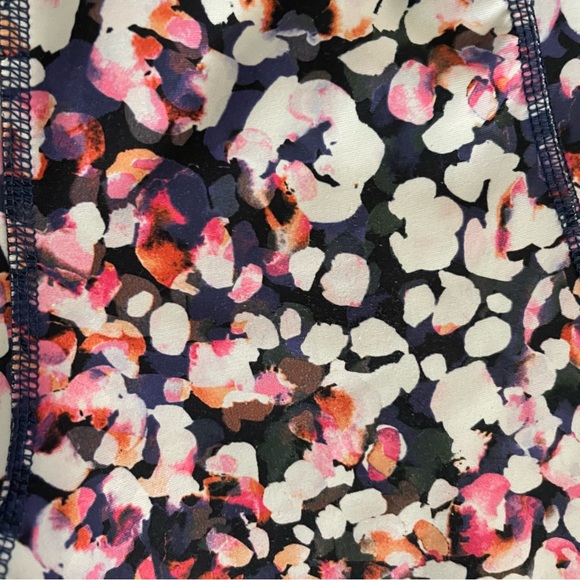 Old Navy Active Powersoft Side-Pocket Leggings Girl's Size XL (14-16) - Picture 3 of 6